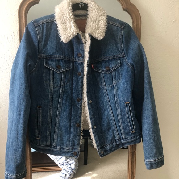 ANTHROPOLOGIE Levi's Sherpa Trucker Jean Jacket - Picture 3 of 4